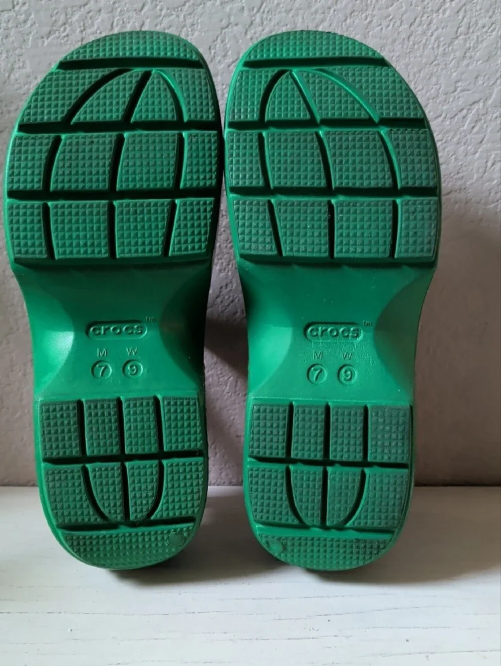 CROCS Stomp platform Fisherman  Green Platform Slingback Sandals